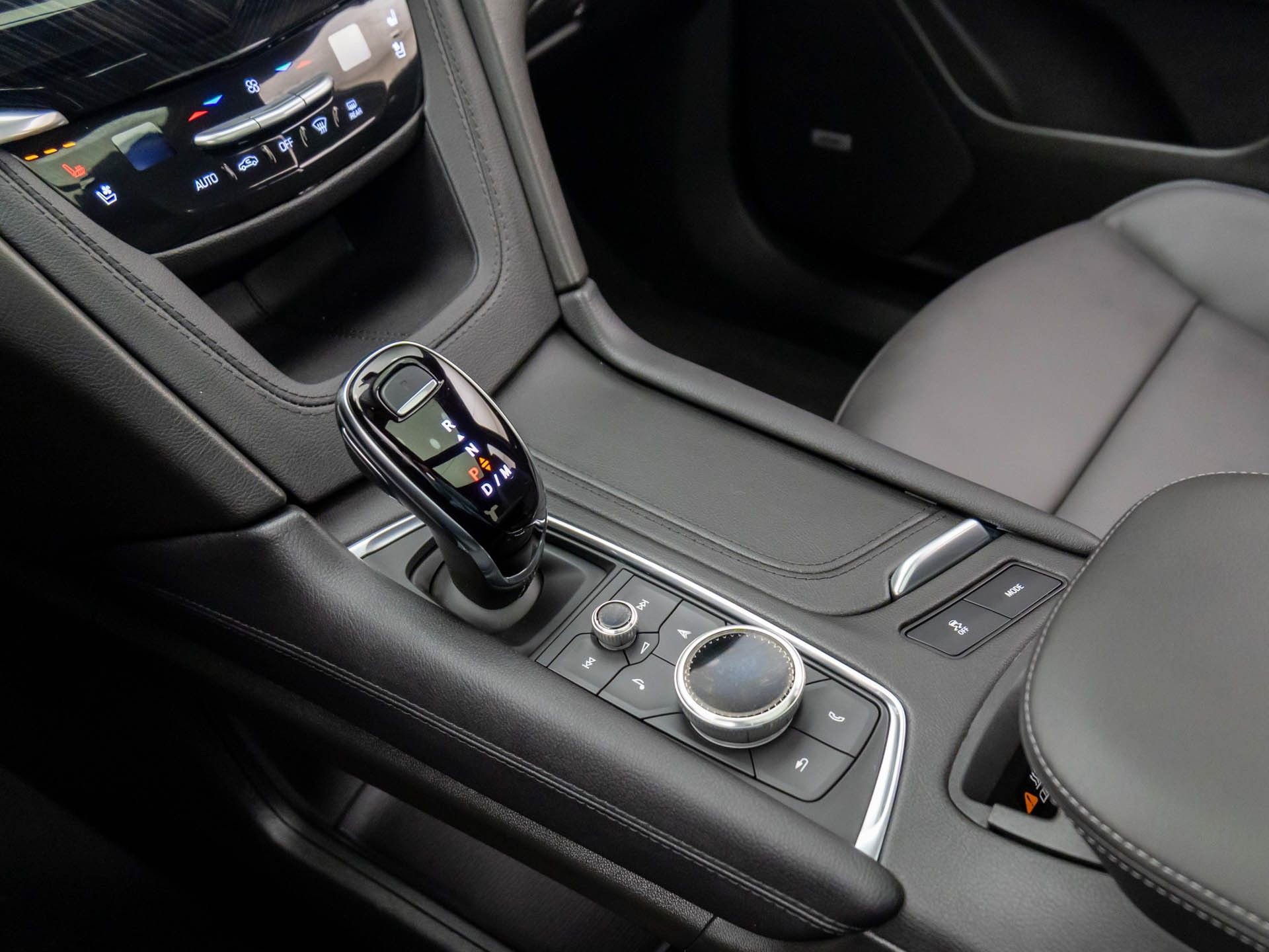 New 2025 Cadillac XT6 Premium Luxury image 13