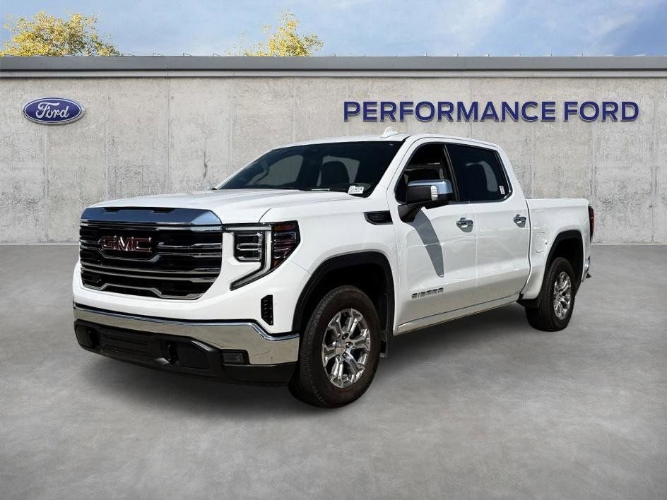Used 2025 GMC Sierra 1500 SLT RWD image 2