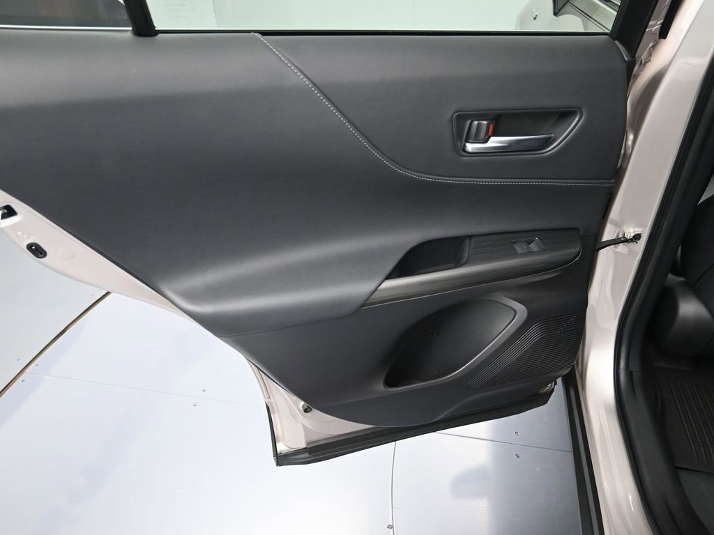 Used 2021 Toyota Venza Limited image 20