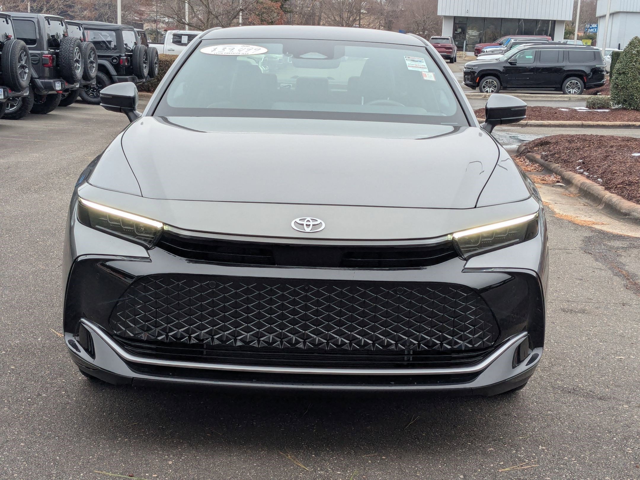 Used 2023 Toyota Crown Platinum image 2