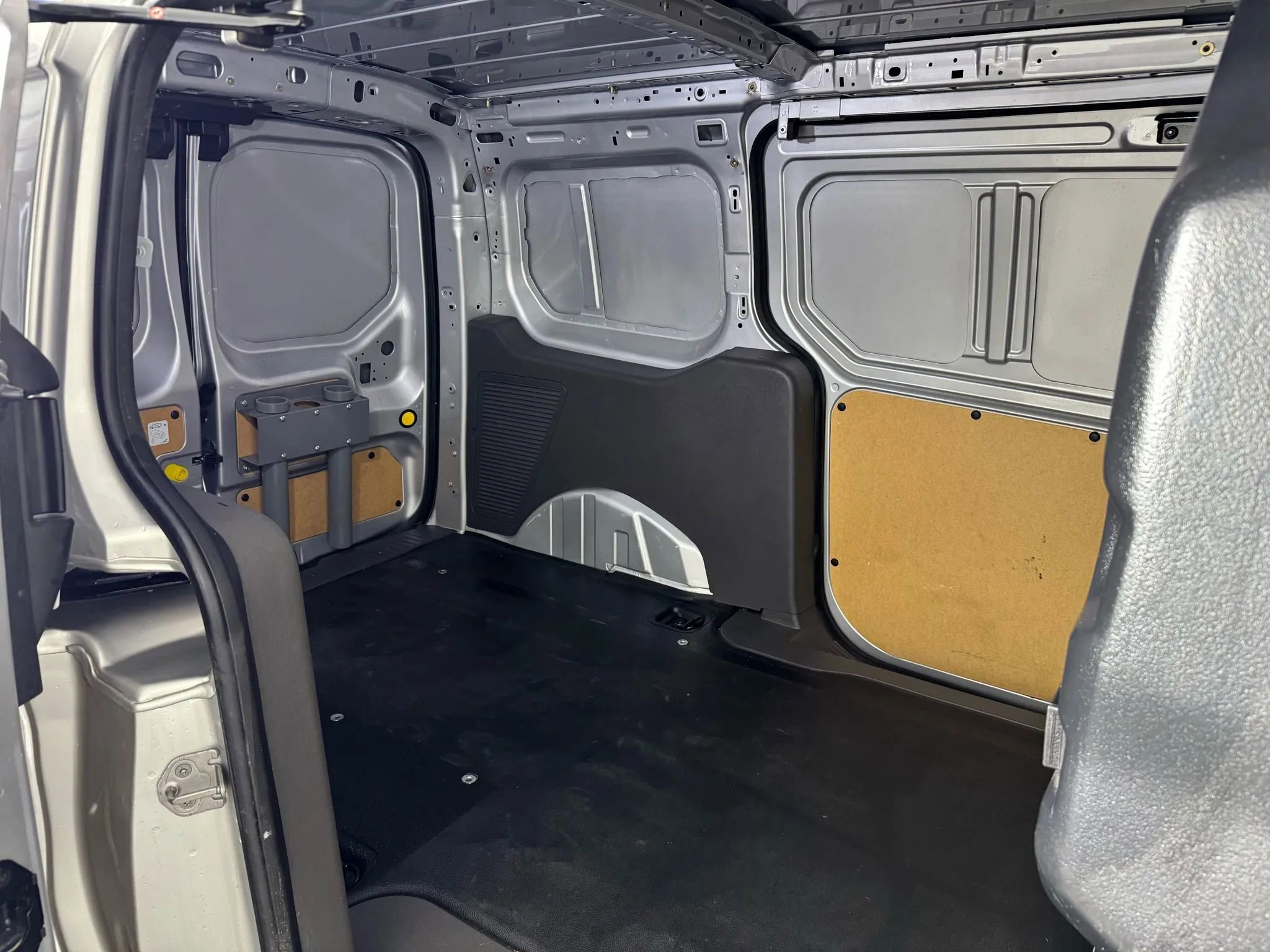 Used 2022 Ford Transit Connect XLT image 26