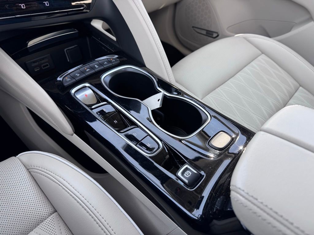 Used 2023 Buick Envision Avenir image 36