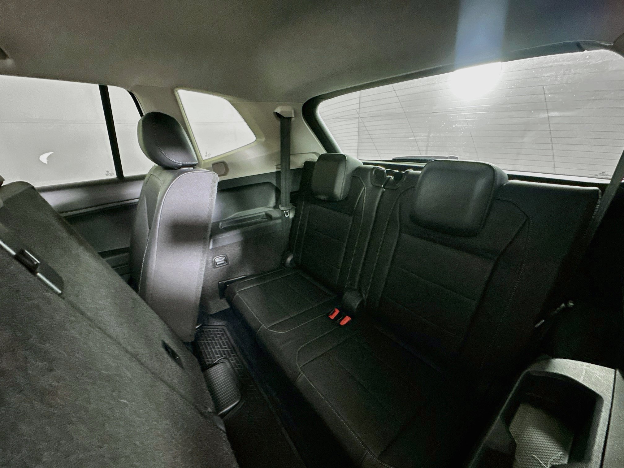 Used 2018 Volkswagen Tiguan SE FWD image 32