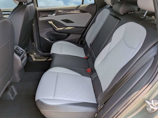 New 2026 Volkswagen Tiguan SE R-Line FWD image 15
