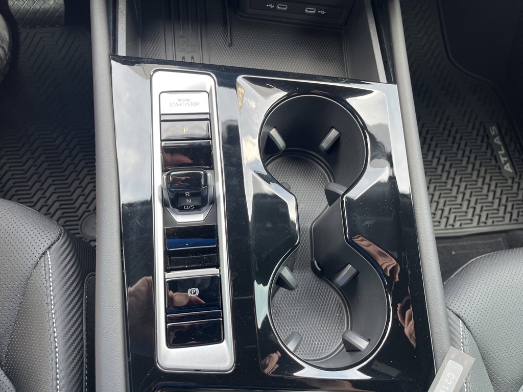 New 2025 Volkswagen Atlas Cross Sport SE image 11