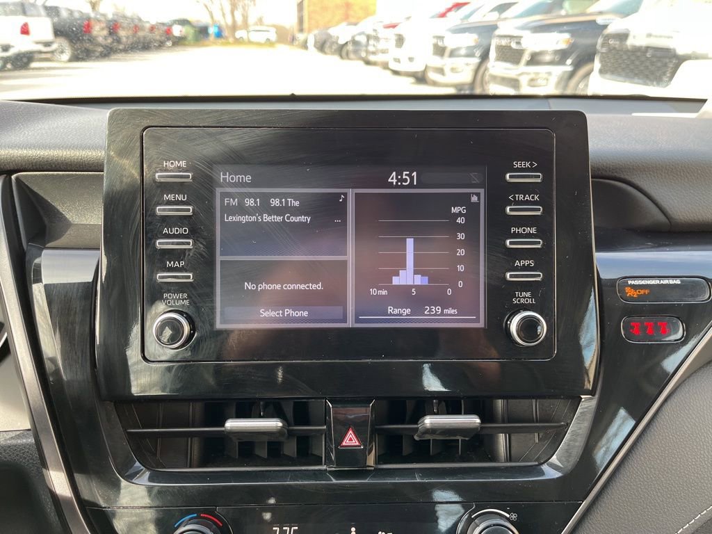 Used 2024 Toyota Camry SE image 31