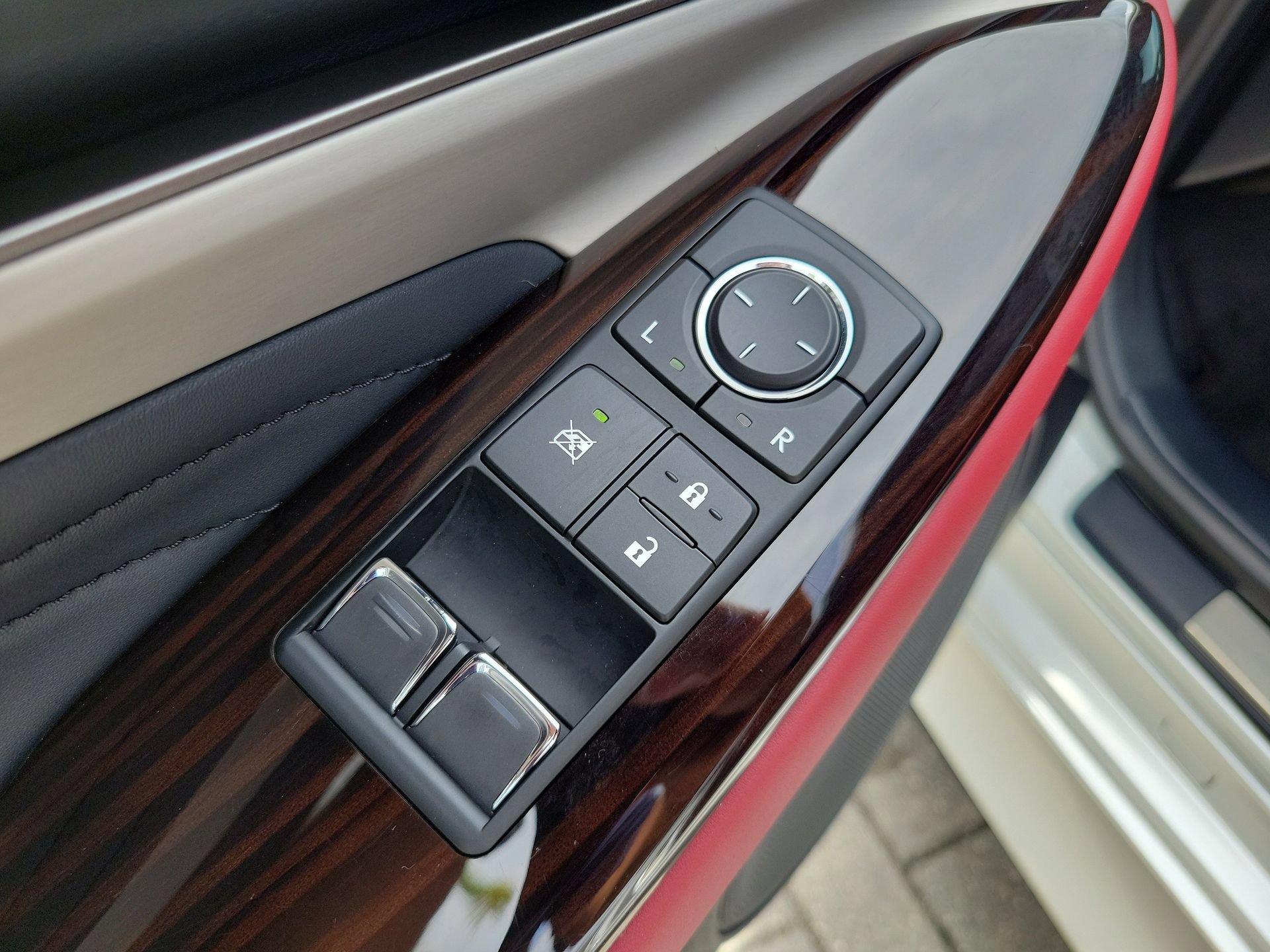 Used 2024 Lexus RC 300 w/ Premium Package RWD image 18