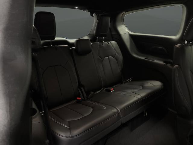 New 2026 Chrysler Pacifica Select image 32
