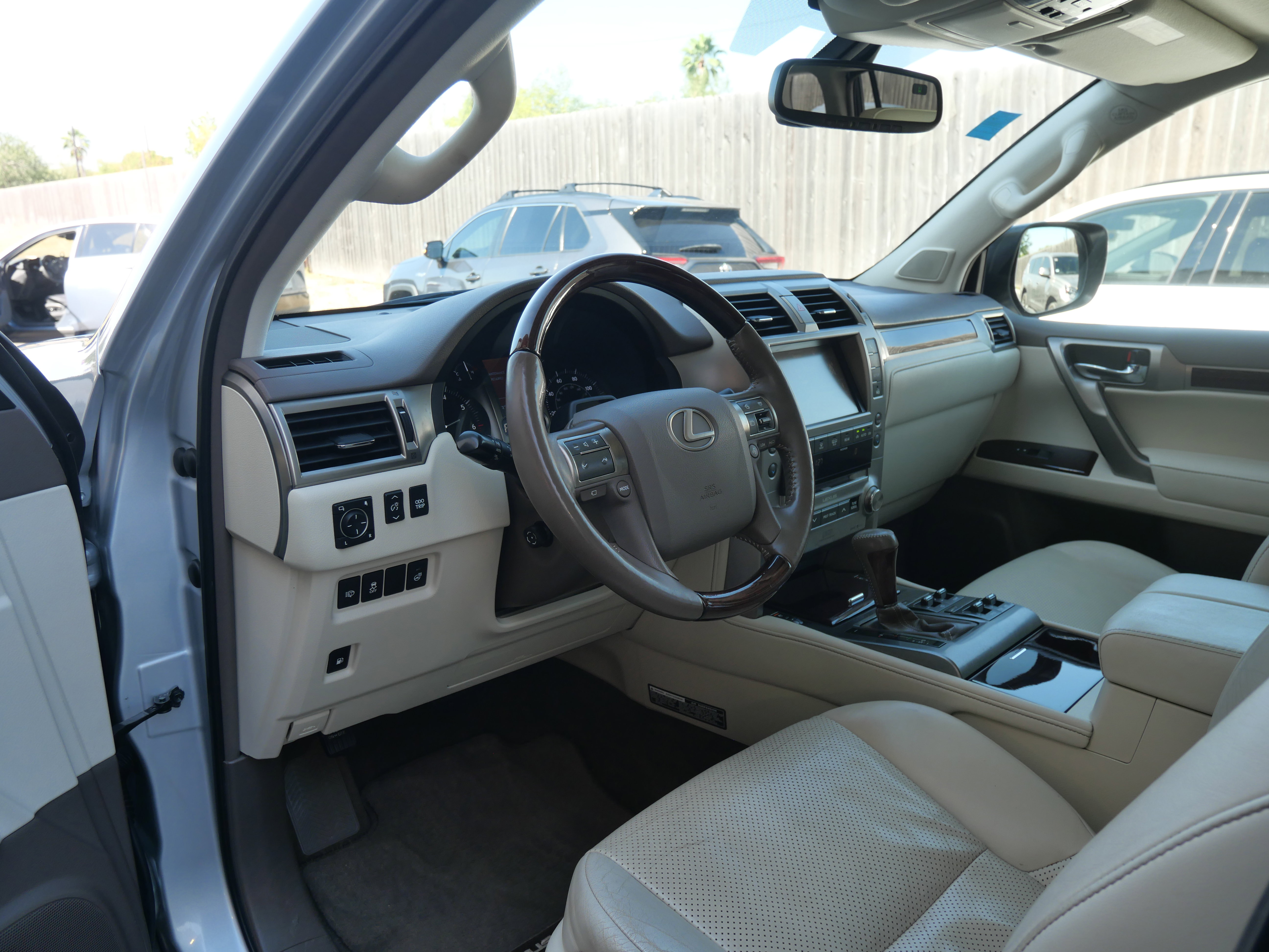 Used 2017 Lexus GX 460 Luxury image 22