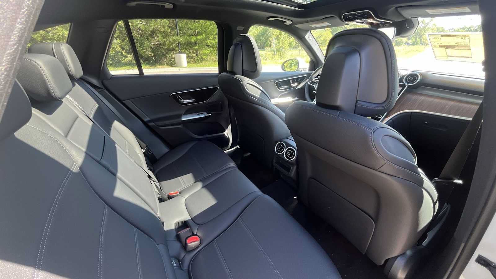 New 2026 Mercedes-Benz GLC 300 4MATIC image 11