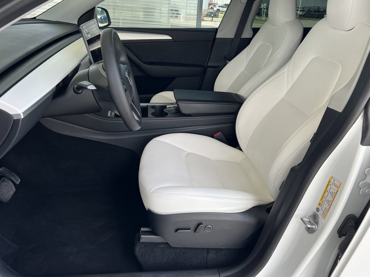 Used 2023 Tesla Model Y Long Range AWD/4WD image 22