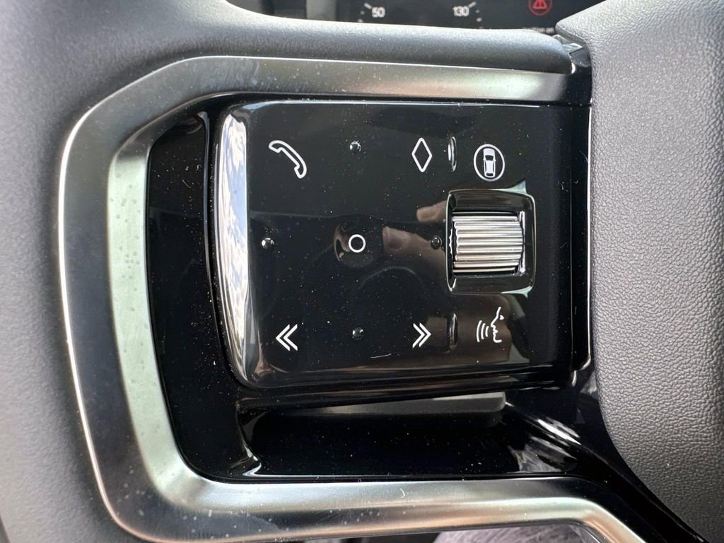 New 2025 Land Rover Discovery Sport S image 28