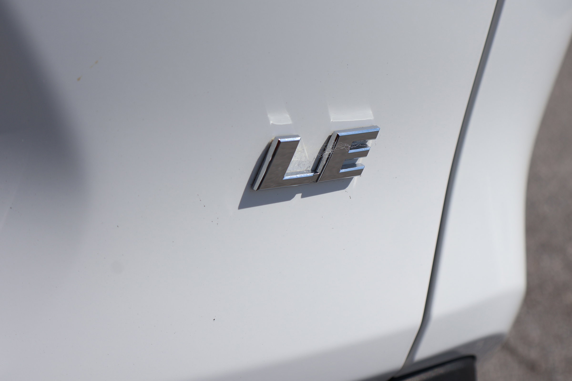 Used 2019 Toyota RAV4 LE FWD image 9