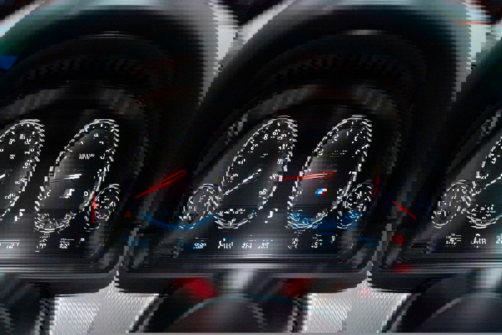 Used 2016 BMW M5 image 43