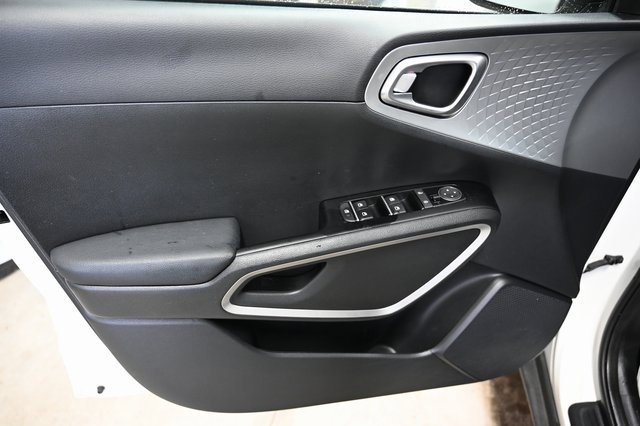 Used 2023 Kia Soul S image 25