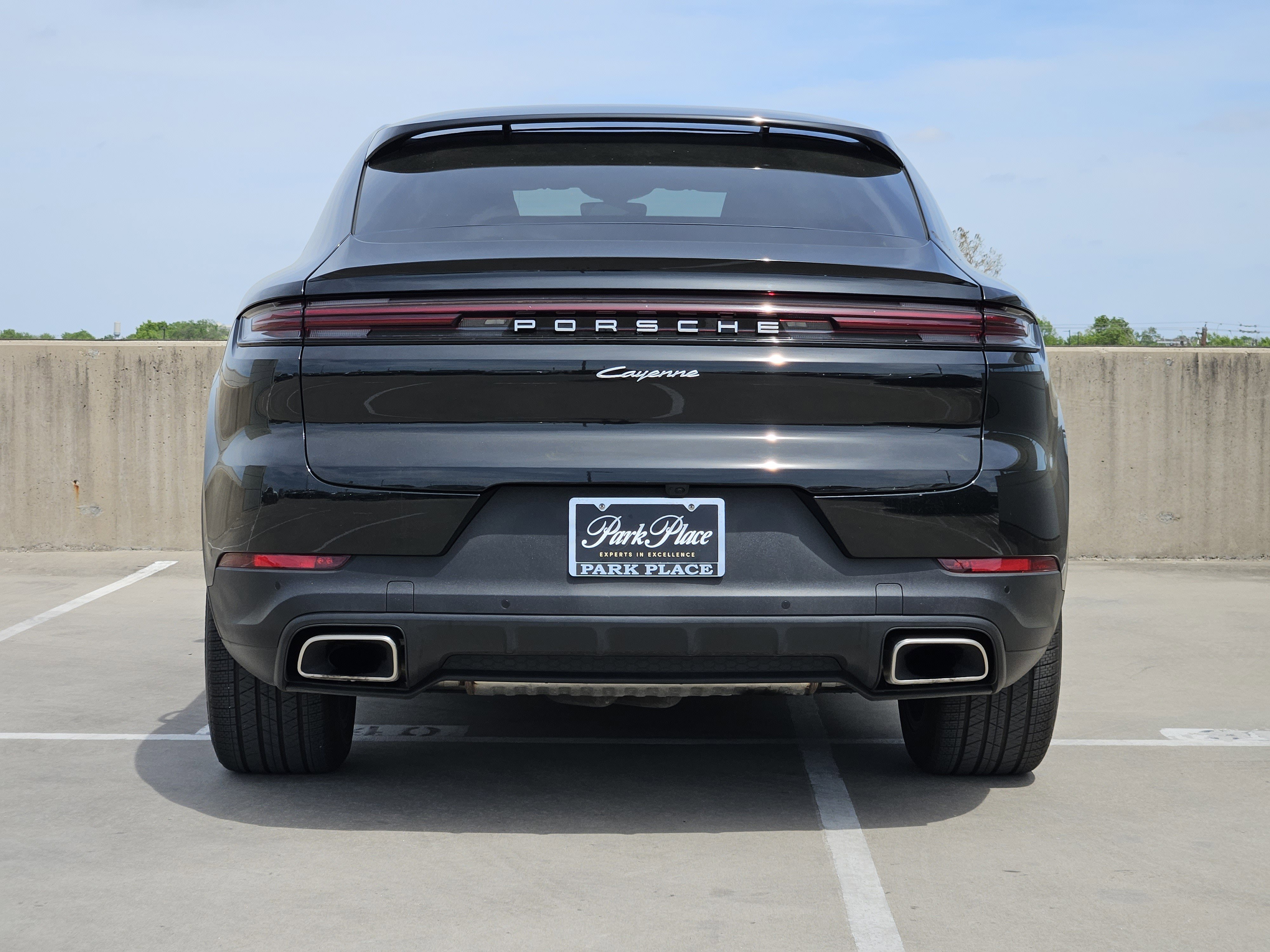 Certified 2025 Porsche Cayenne Coupe image 7