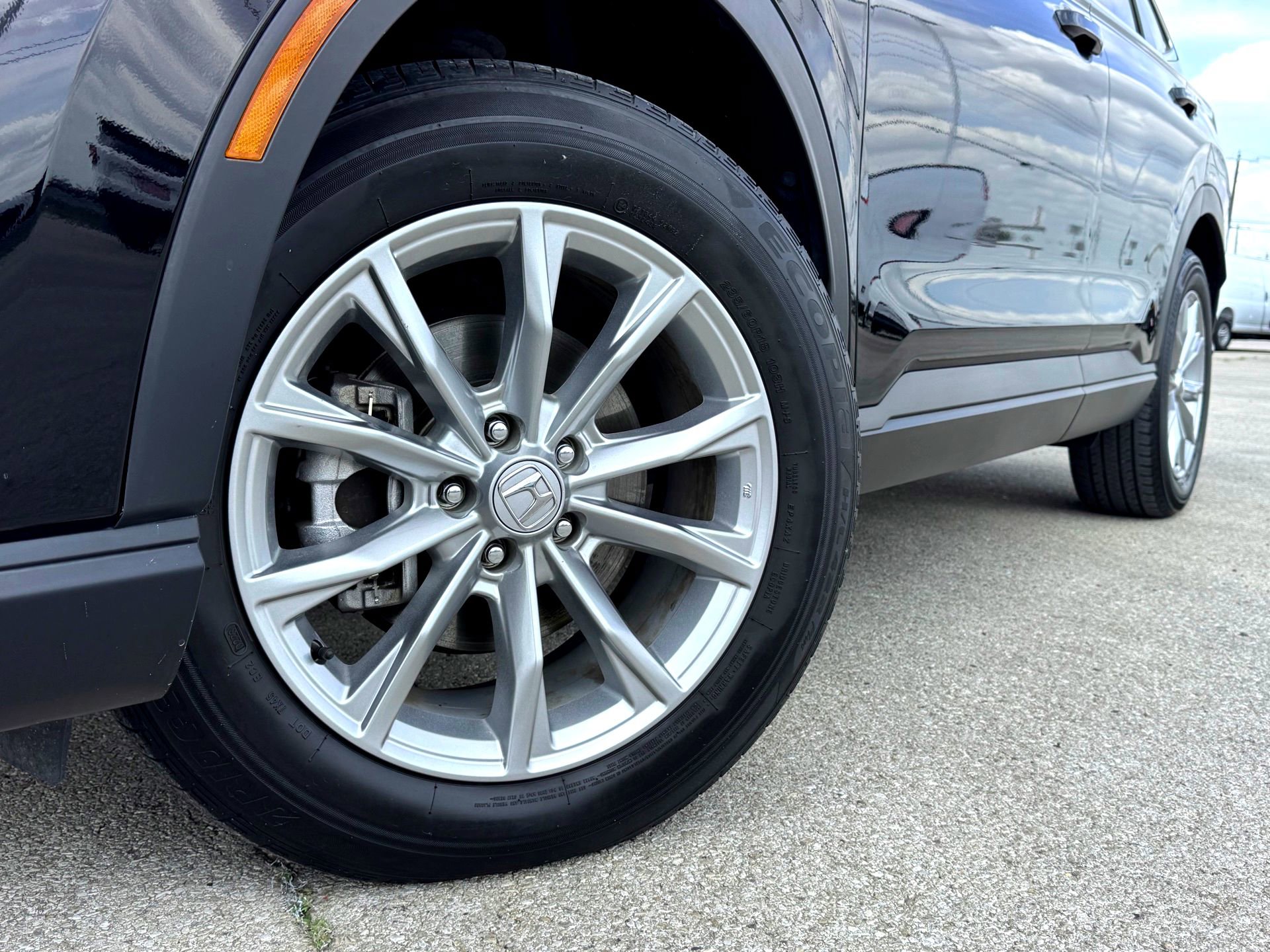 Used 2023 Honda CR-V EX-L image 2