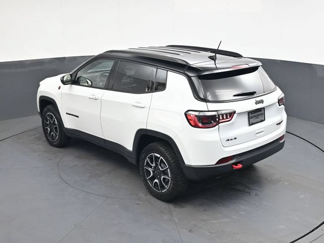 Used 2025 Jeep Compass Trailhawk AWD/4WD image 26