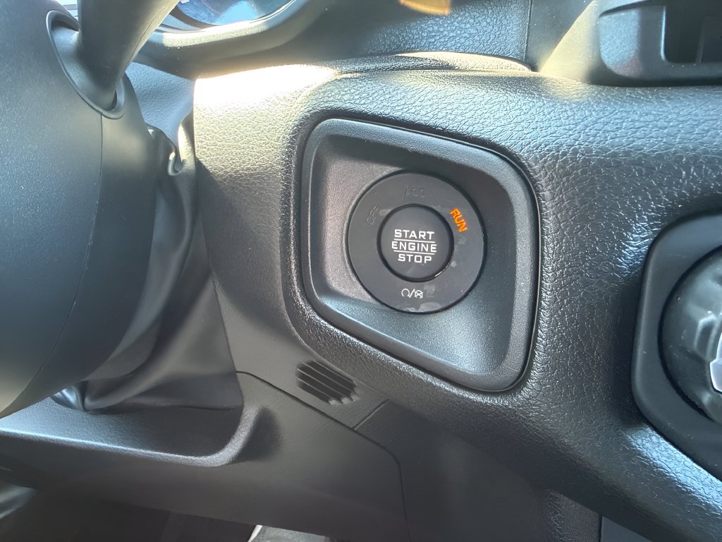 Used 2025 Jeep Wrangler Unlimited Sport AWD/4WD image 17