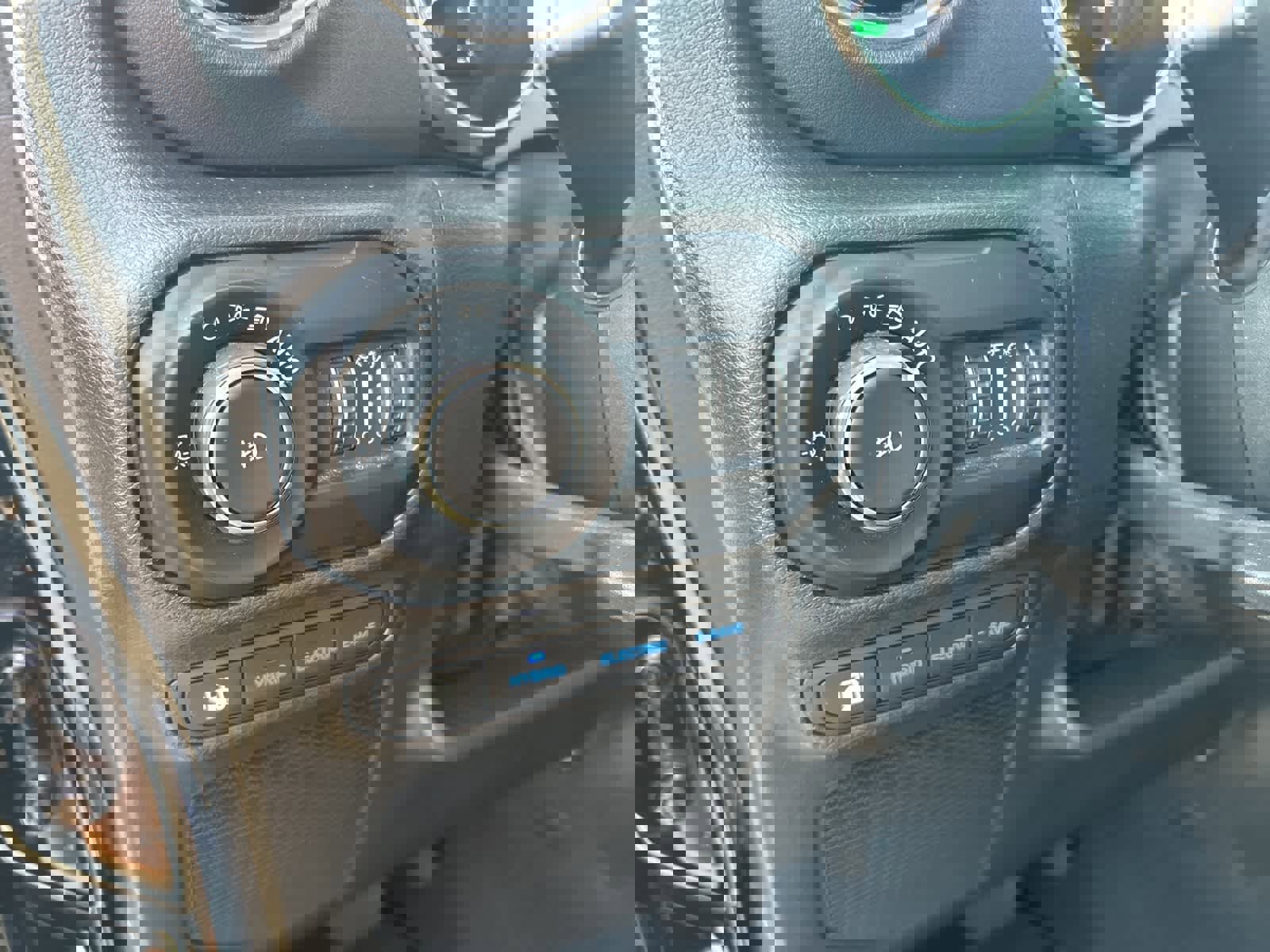 Used 2022 Jeep Wrangler Unlimited Sahara w/ Cold Weather Group image 36