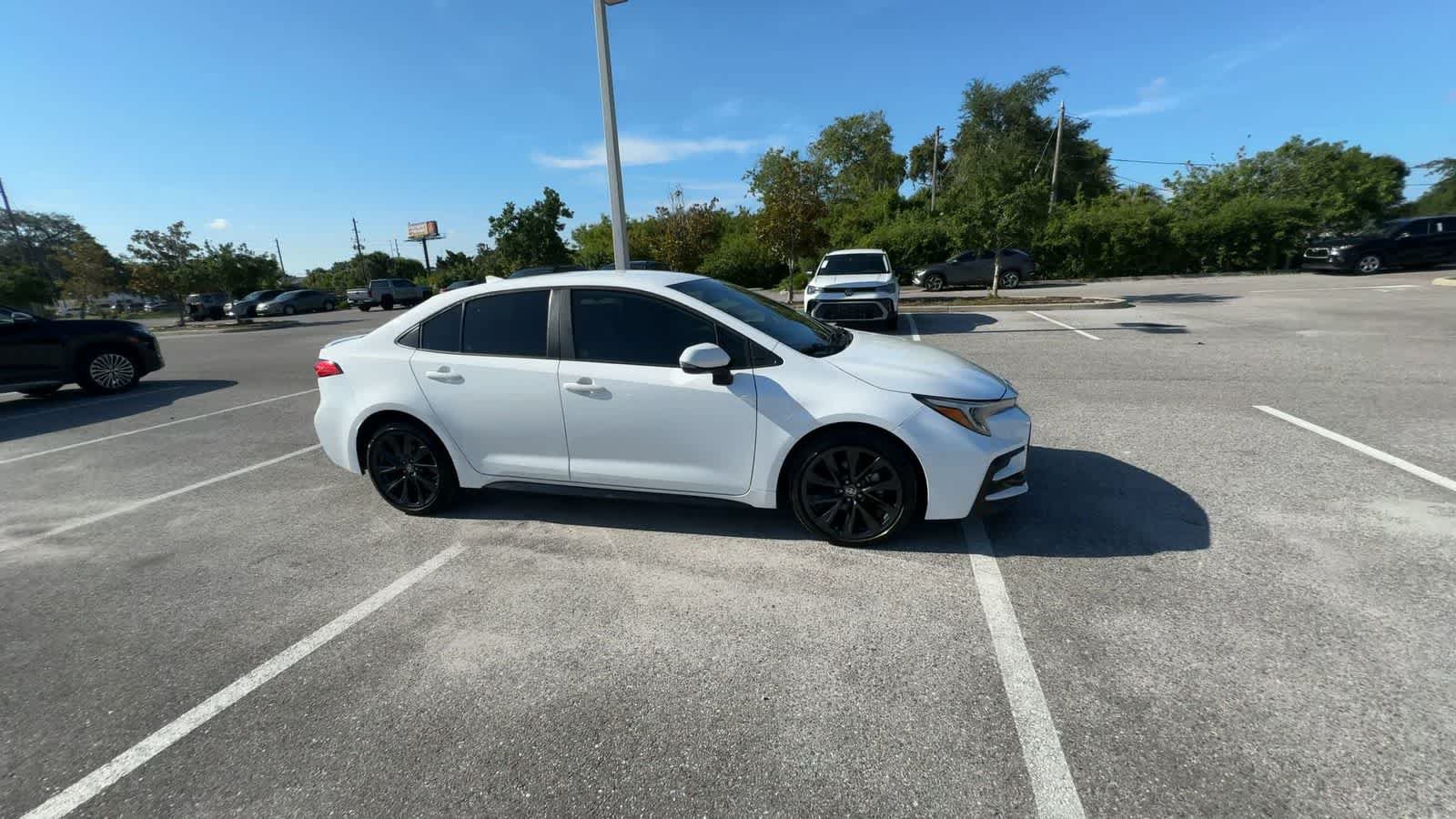 Used 2023 Toyota Corolla SE FWD image 9