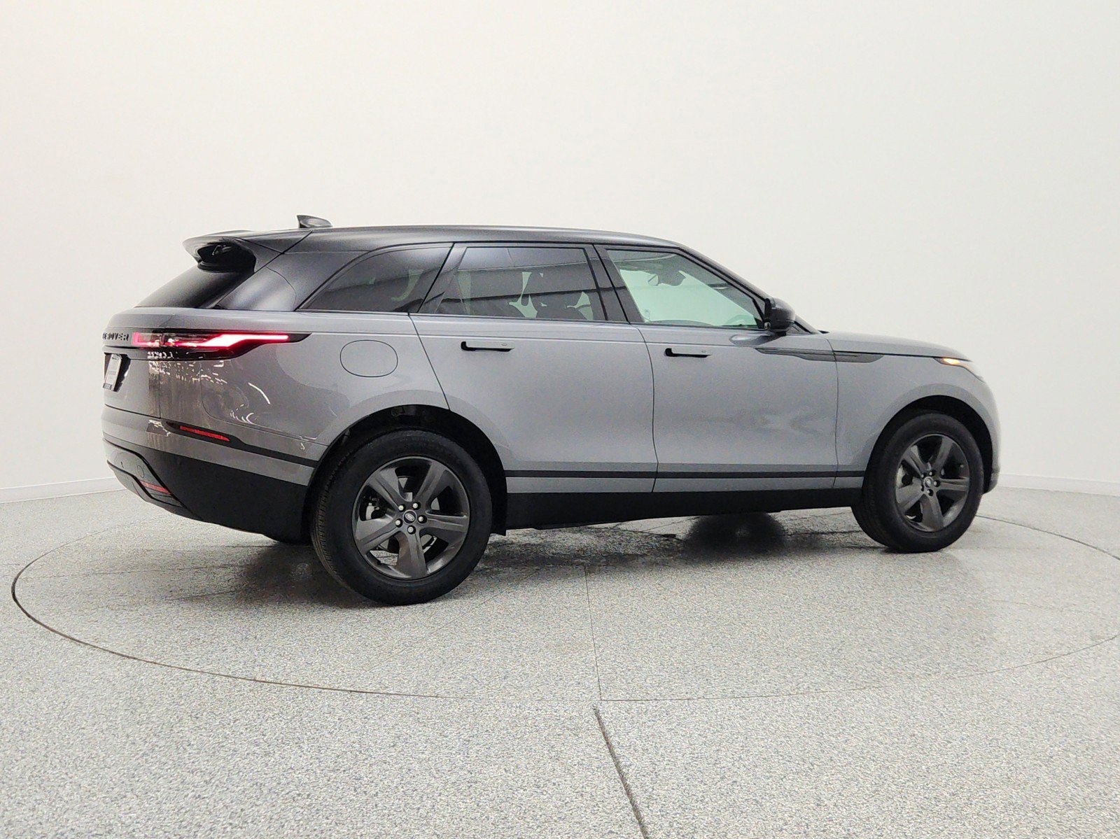 Used 2024 Land Rover Range Rover Velar S AWD/4WD image 5