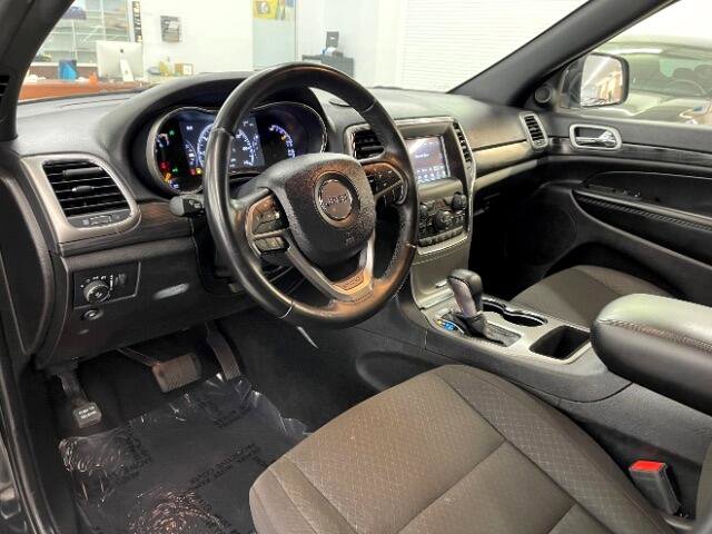 Used 2021 Jeep Grand Cherokee Laredo image 9