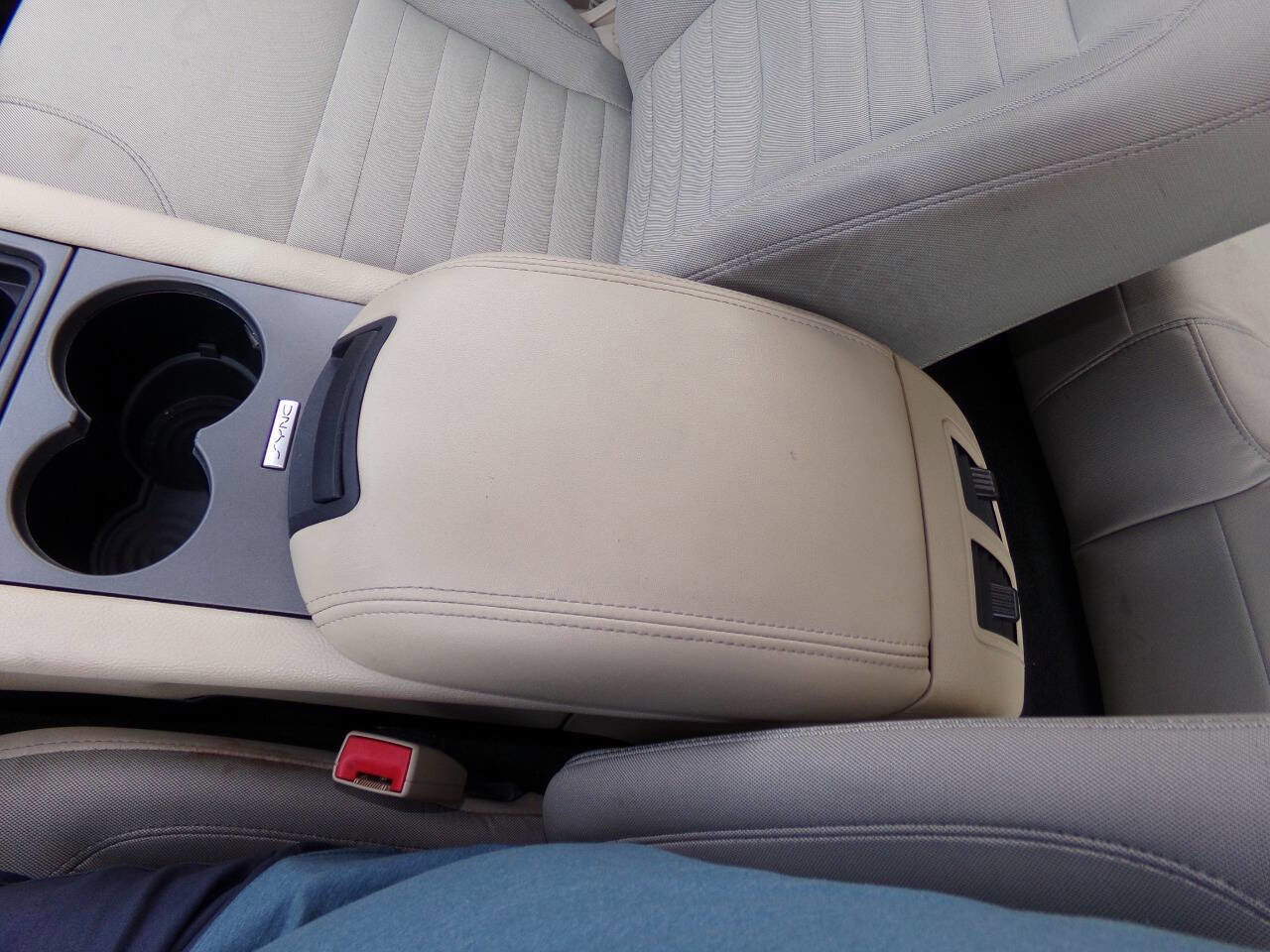 Used 2016 Ford Taurus SE image 49