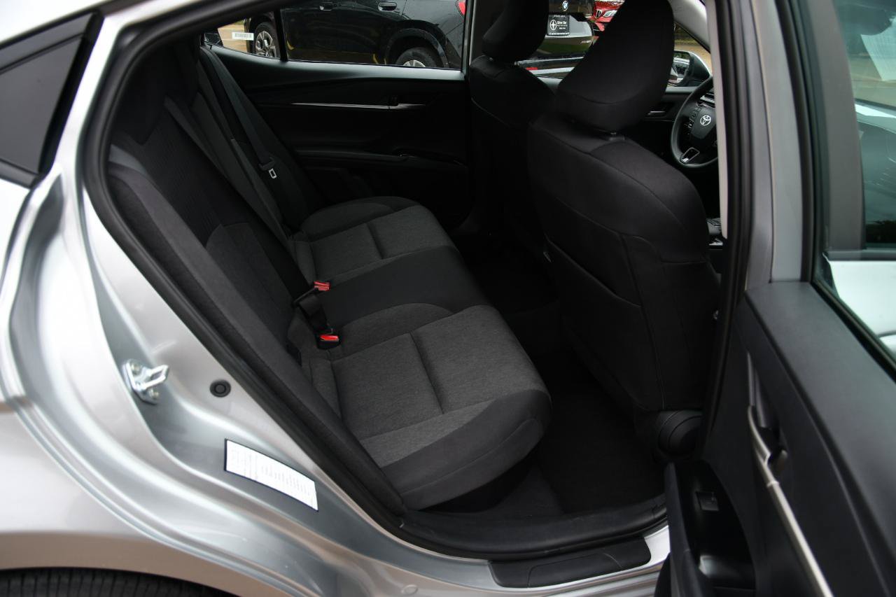 Used 2026 Toyota Camry LE FWD image 28