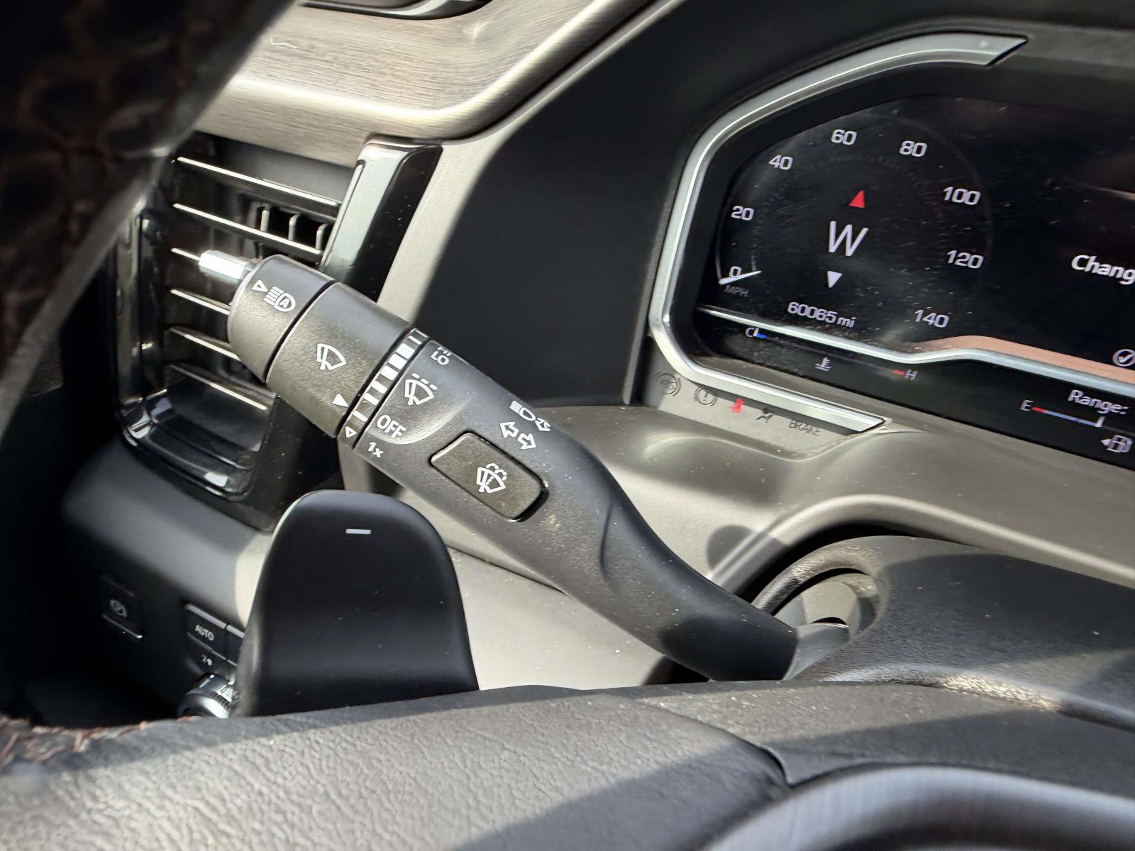 Certified 2023 GMC Sierra 1500 AT4 w/ AT4 Preferred Package image 33