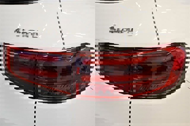 New 2025 Mercedes-Benz GLB 250 4MATIC image 12