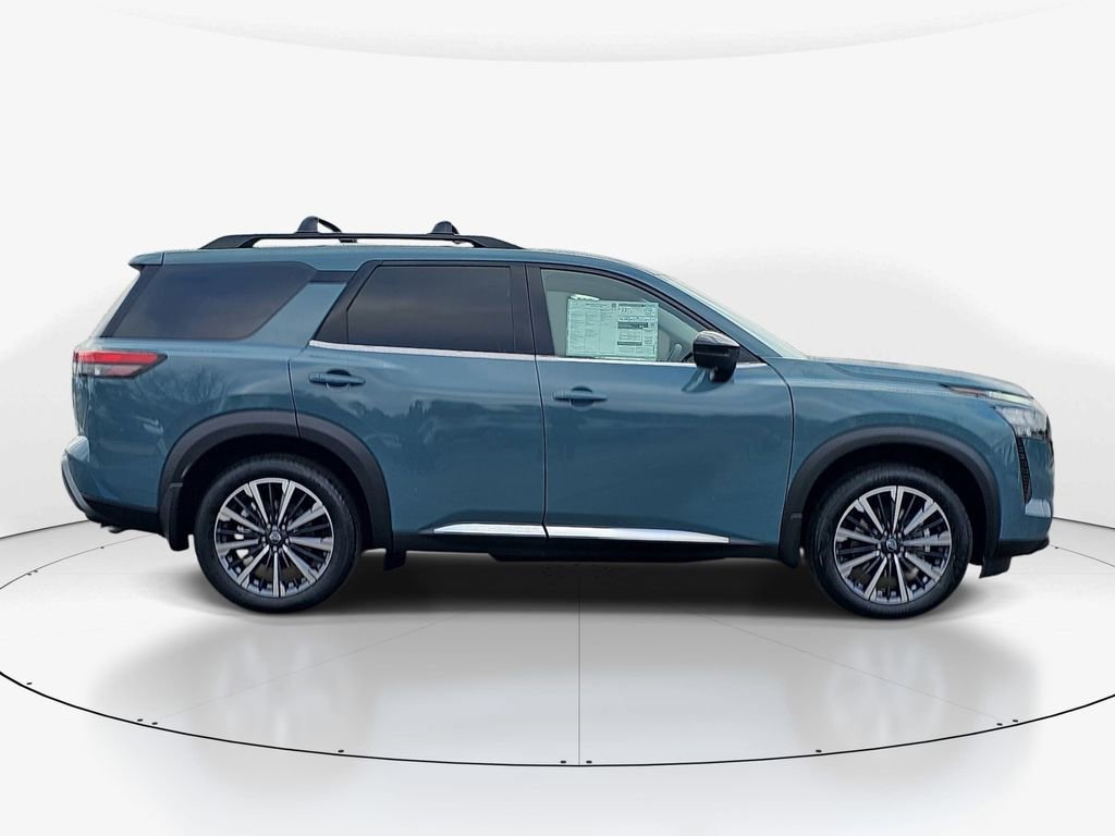 New 2026 Nissan Pathfinder Platinum w/ Accent Package FWD image 3