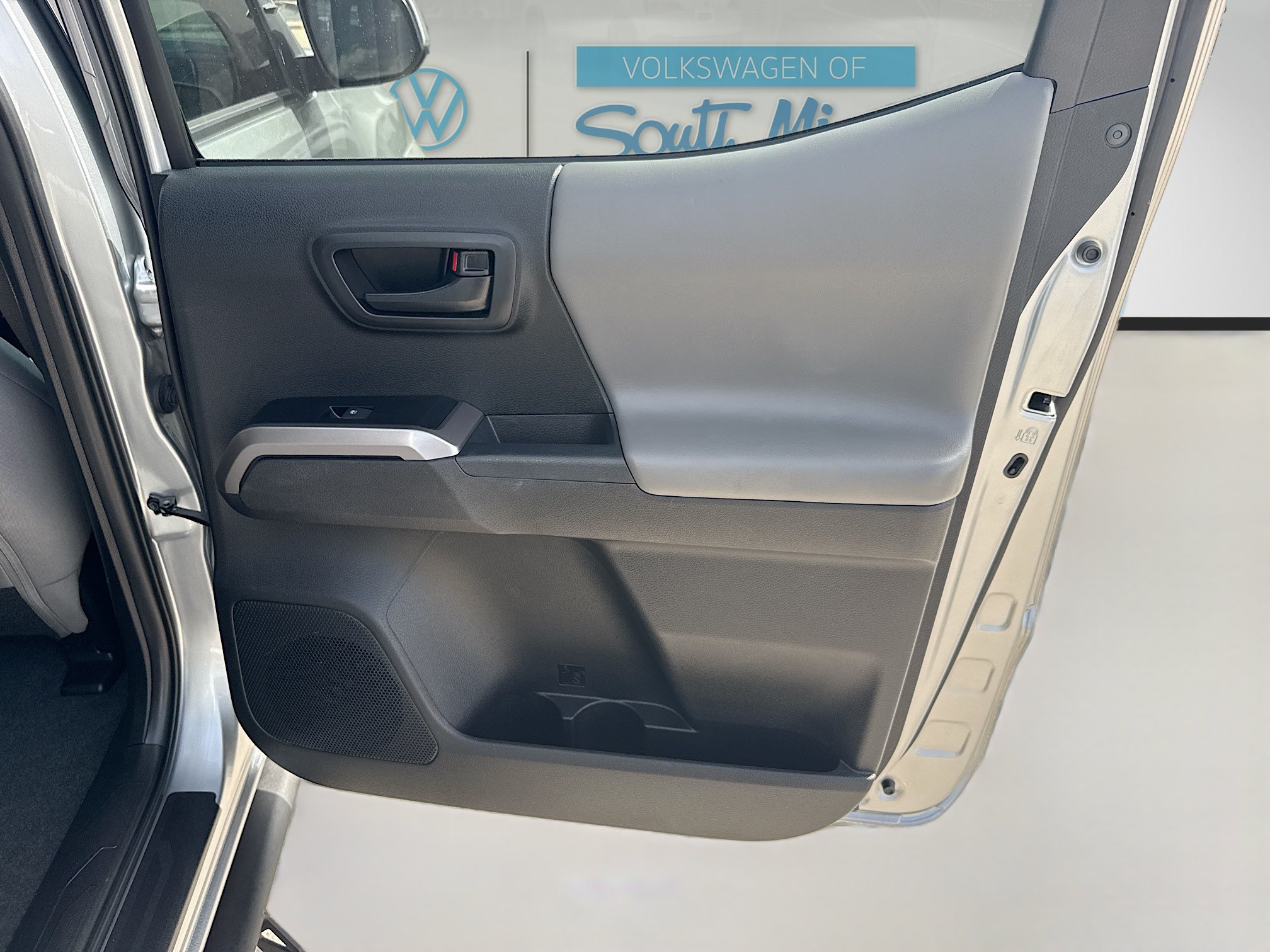 Used 2023 Toyota Tacoma SR5 RWD image 29