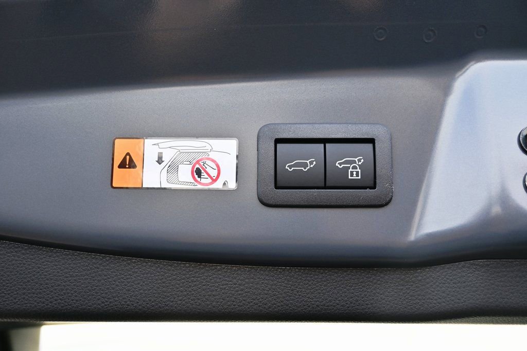 New 2026 Toyota Prius Plug-In Hybrid image 8