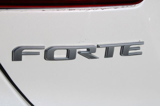Used 2023 Kia Forte GT-Line w/ GT-Line Technology Package image 8