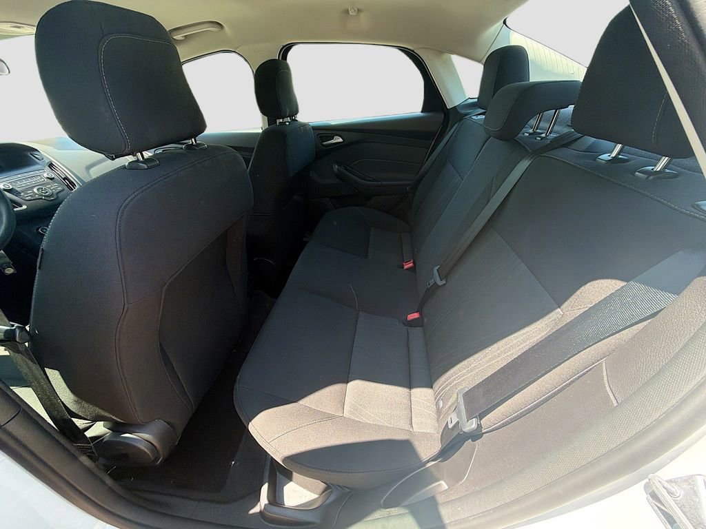 Used 2018 Ford Focus SE FWD image 19