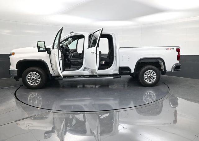 Used 2025 Chevrolet Silverado 2500 LT w/ Convenience Package image 56