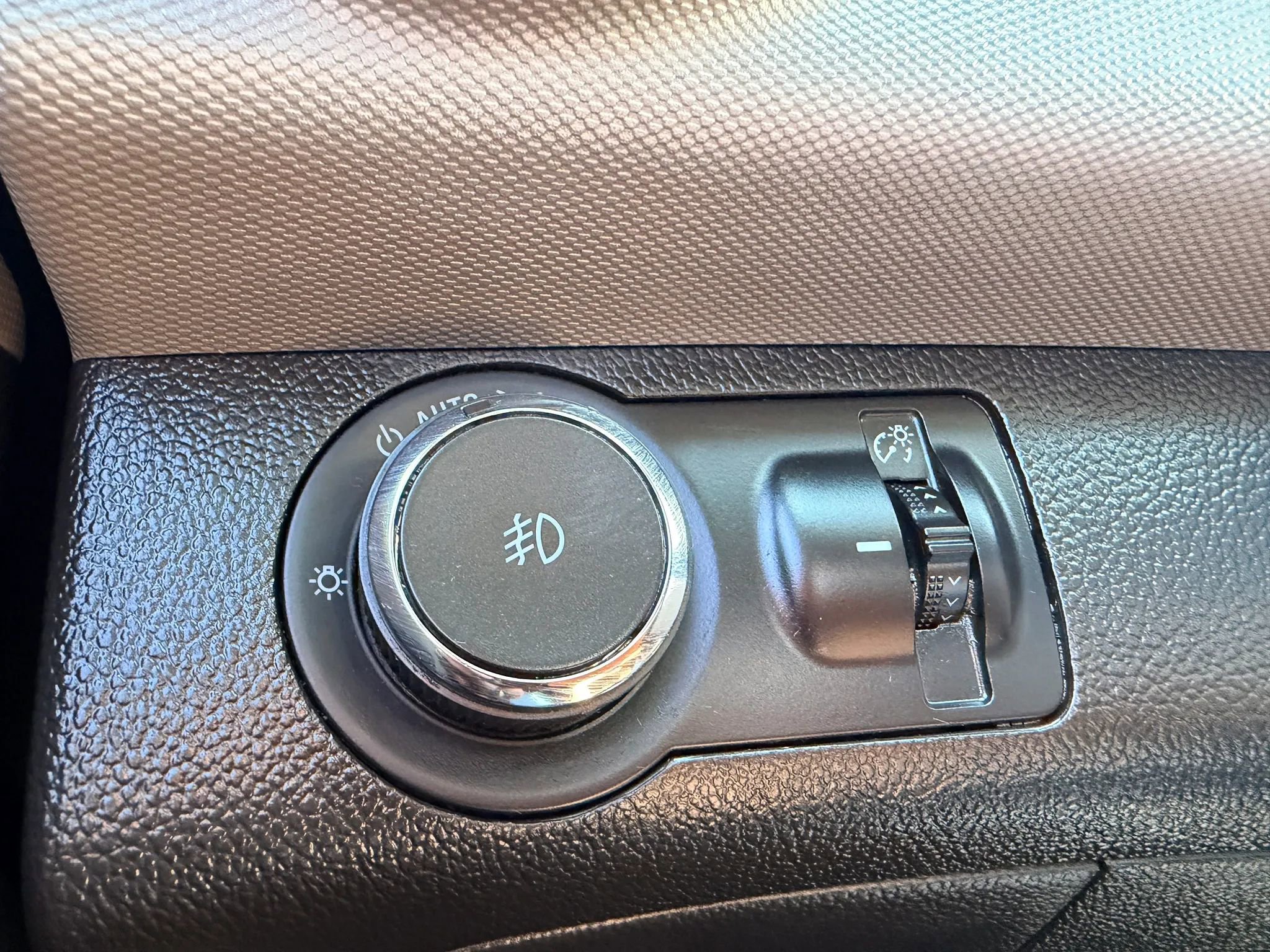 Used 2015 Chevrolet Sonic LTZ image 18