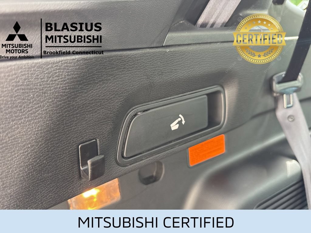 Used 2023 Mitsubishi Outlander 4WD Plug-In Hybrid image 11