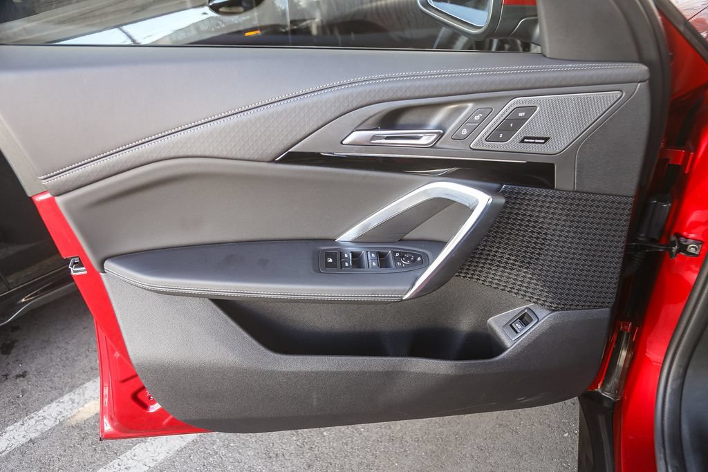 Used 2026 BMW X2 xDrive28i AWD/4WD image 16