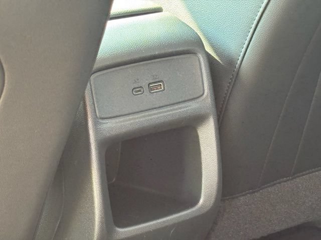 Used 2025 Chevrolet Trax LT FWD image 27