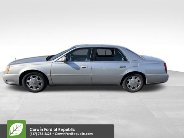 Used 2004 Cadillac De Ville w/ Equipment Group FWD image 2