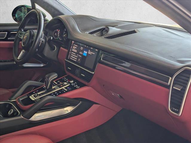 Used 2020 Porsche Cayenne Turbo S image 24