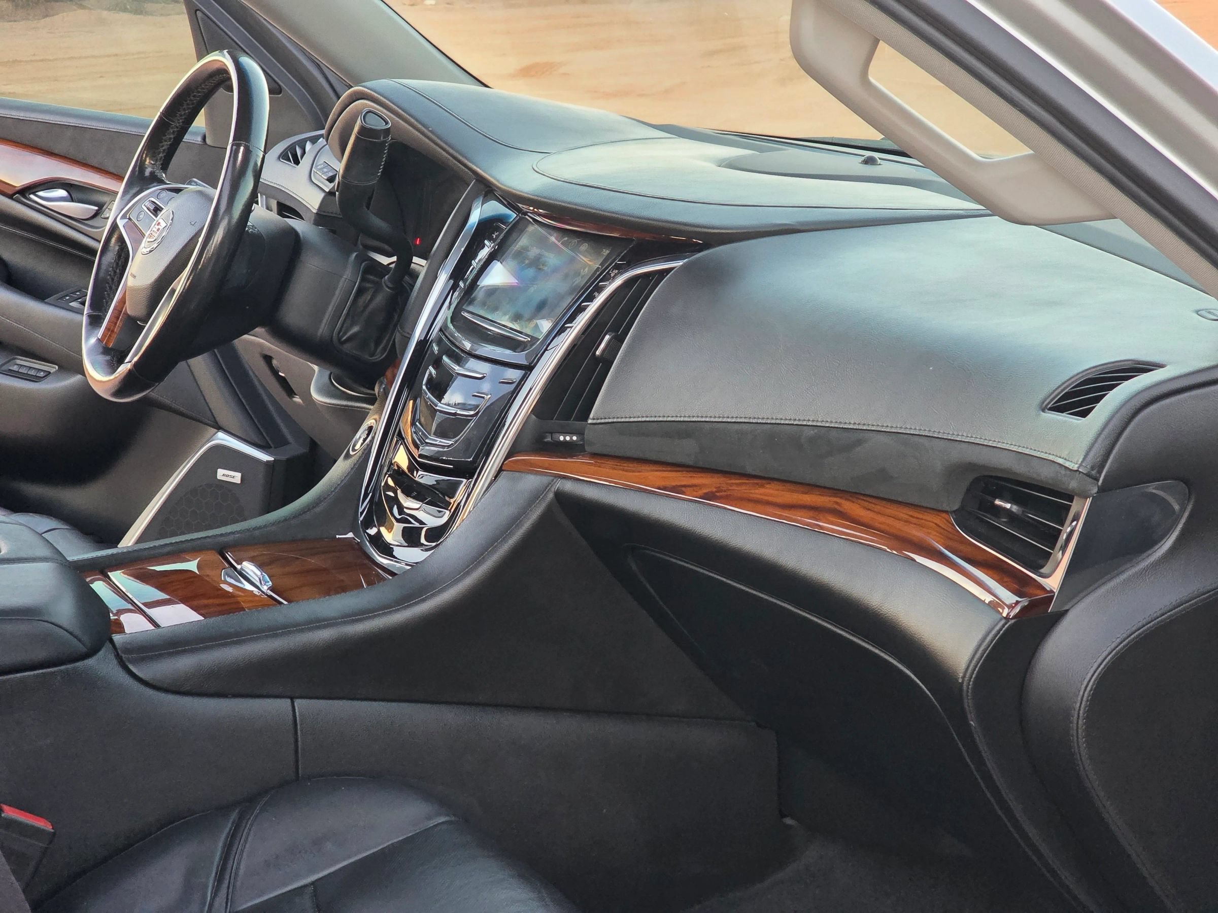 Used 2015 Cadillac Escalade Premium AWD/4WD image 16