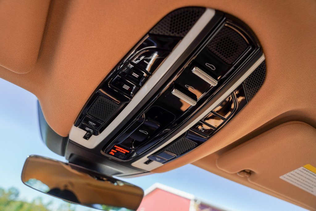 Used 2018 Porsche Panamera 4 image 20