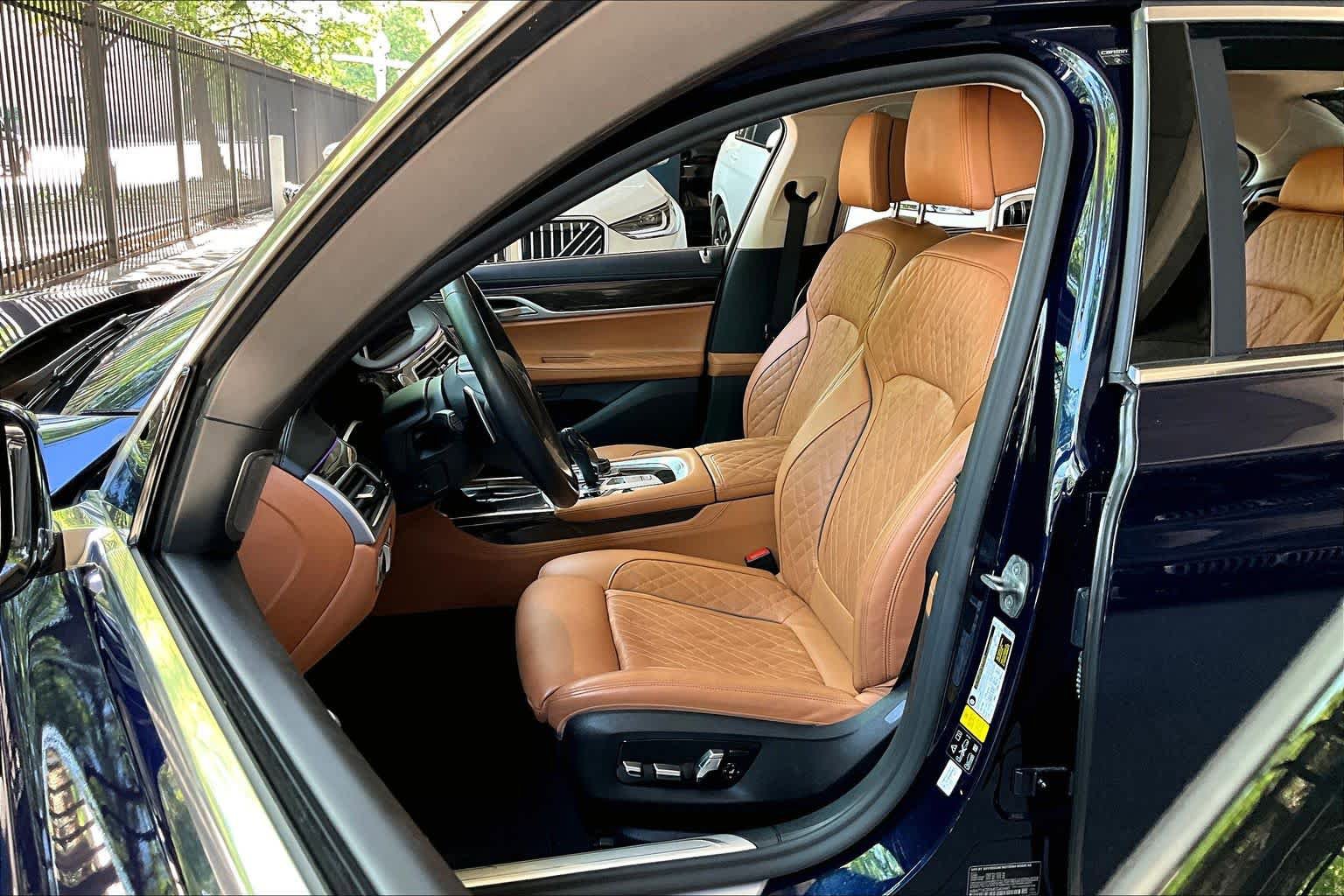 Used 2021 BMW 740i xDrive w/ Luxury Rear Seating Package AWD/4WD image 7
