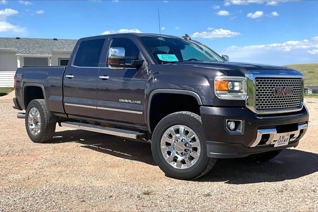 Used 2015 GMC Sierra 2500 Denali w/ Duramax Plus Package AWD/4WD image 3
