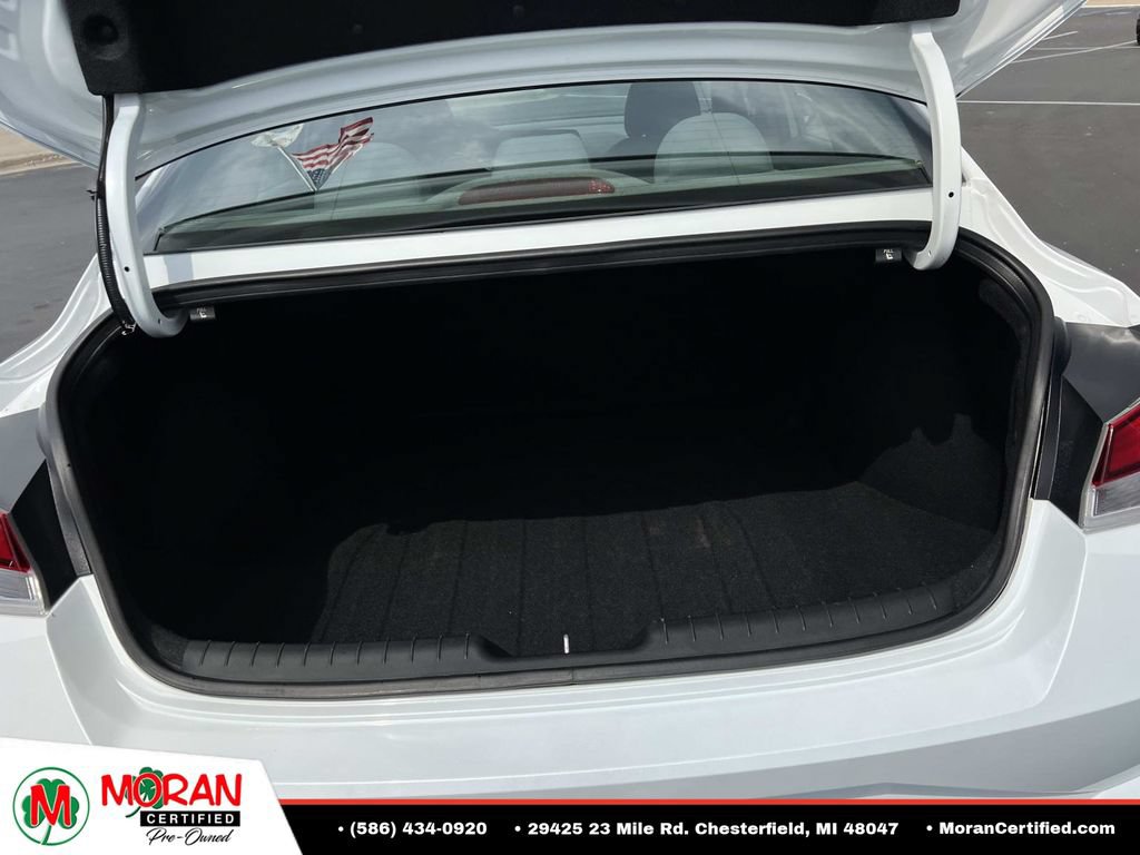 Used 2021 Hyundai Elantra SE FWD image 11