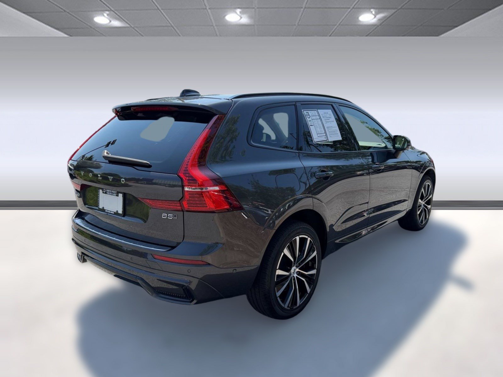 Certified 2025 Volvo XC60 B5 Plus w/ Protection Package Premier AWD/4WD image 9