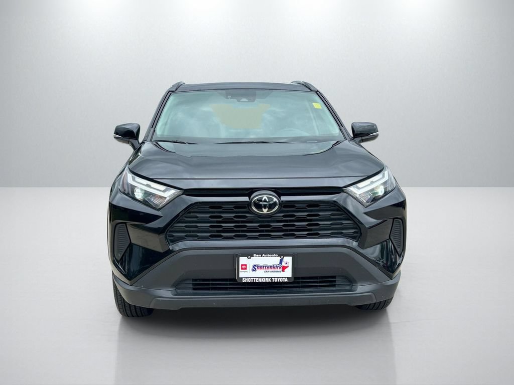 Used 2025 Toyota RAV4 XLE FWD video 2